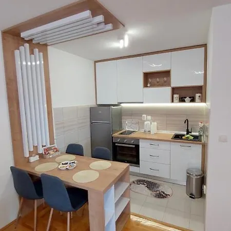 Apartman S&l Stan Na Dan Sarajevo, Istocno Sarajevo, * Lukavica